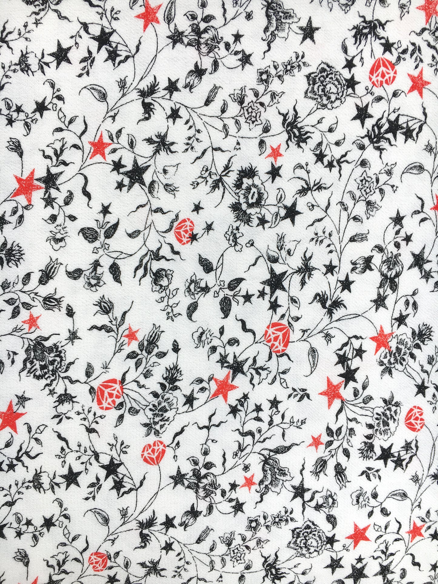 tissu viscose imprimé fleuri rock blanc et noir
