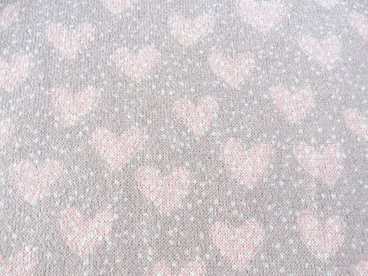 tissu polyester hiver coeur rose