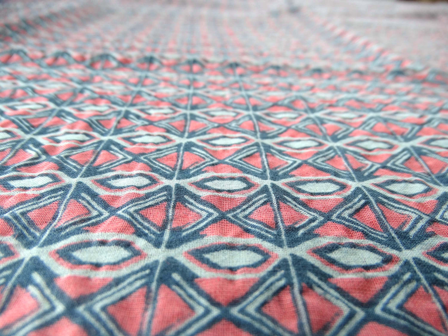 Tissu Love - Hexagone Bleu Rose