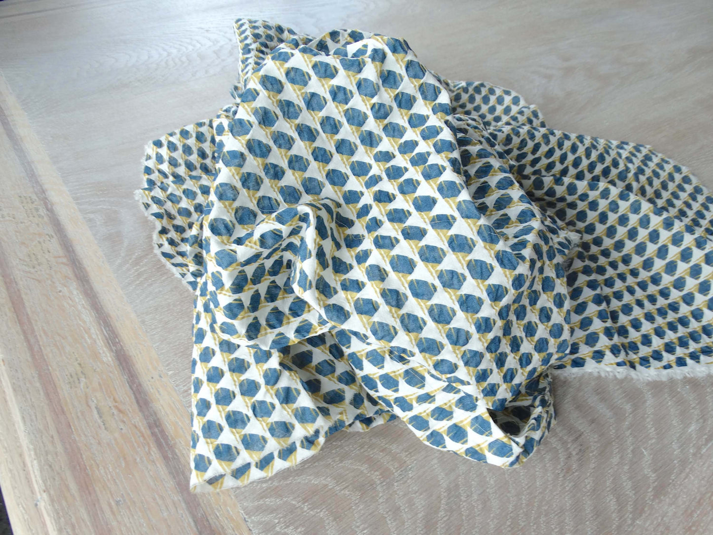 Love tissu fripon - Imprimé Architecte Bleu Blanc Or