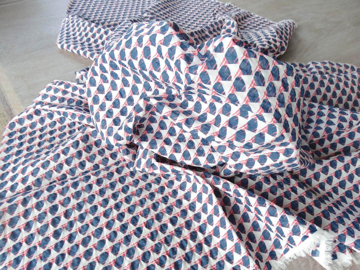 Love tissu fripon - Imprimé Architecte Bleu Blanc Rose
