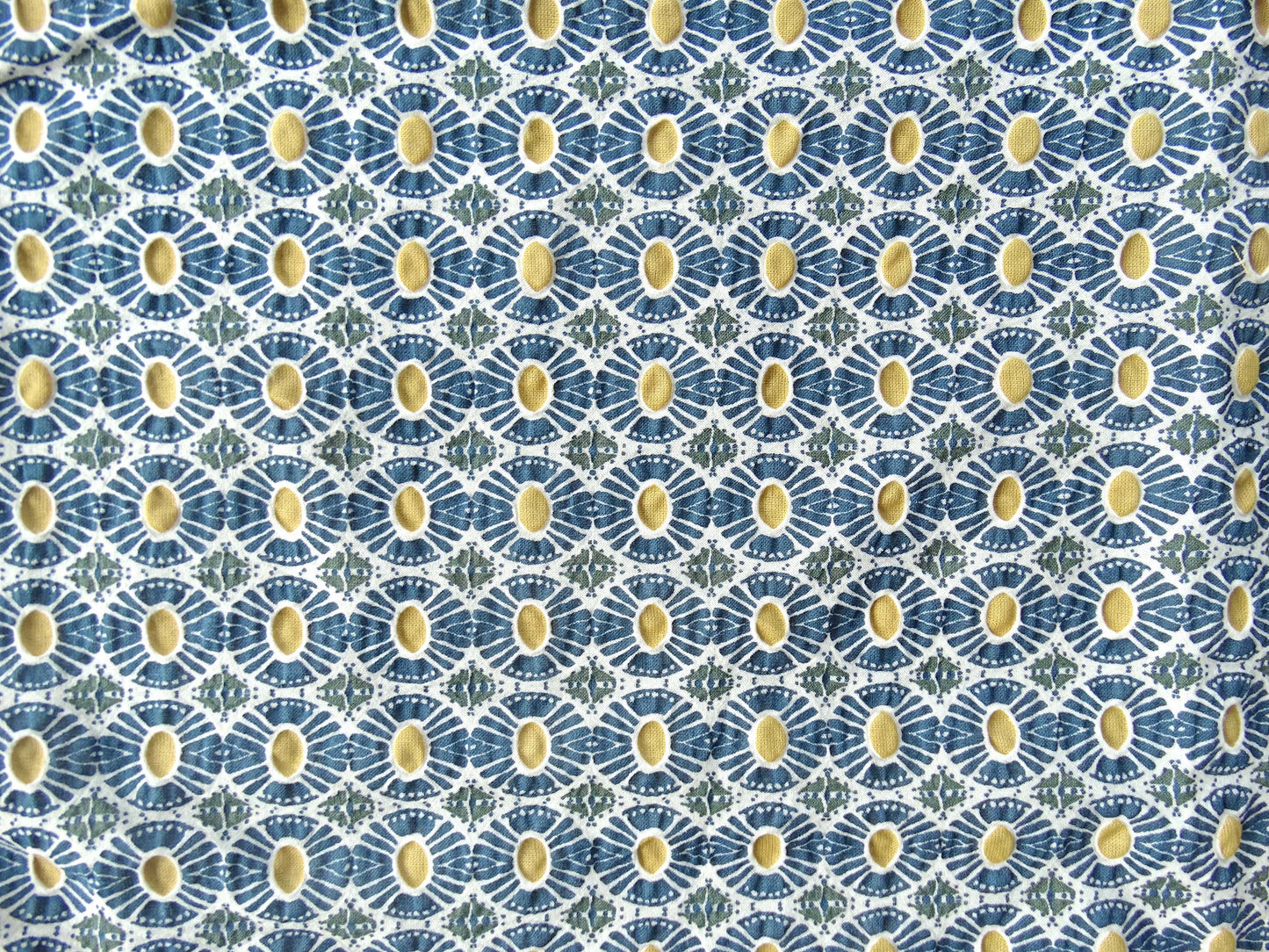 Love tissu fripon - Imprimé Ethnique Bleu et Or