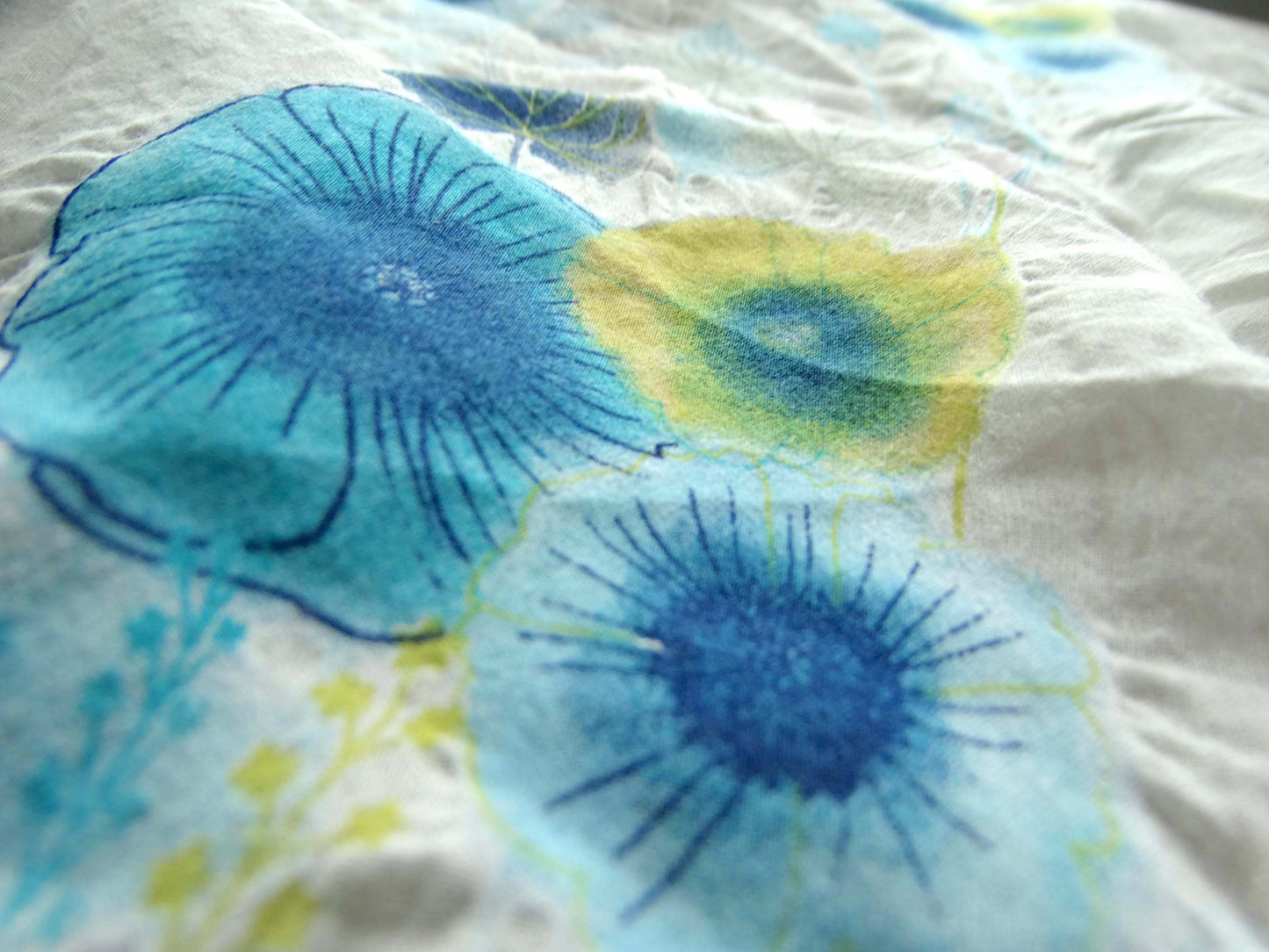 Love tissu fripon - Imprimé Fleurs Bleues