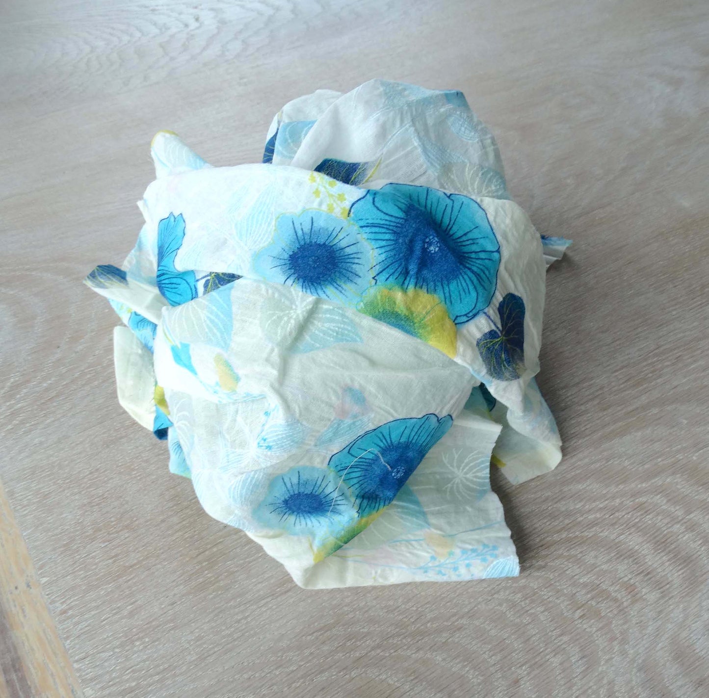 Love tissu fripon - Imprimé Fleurs Bleues