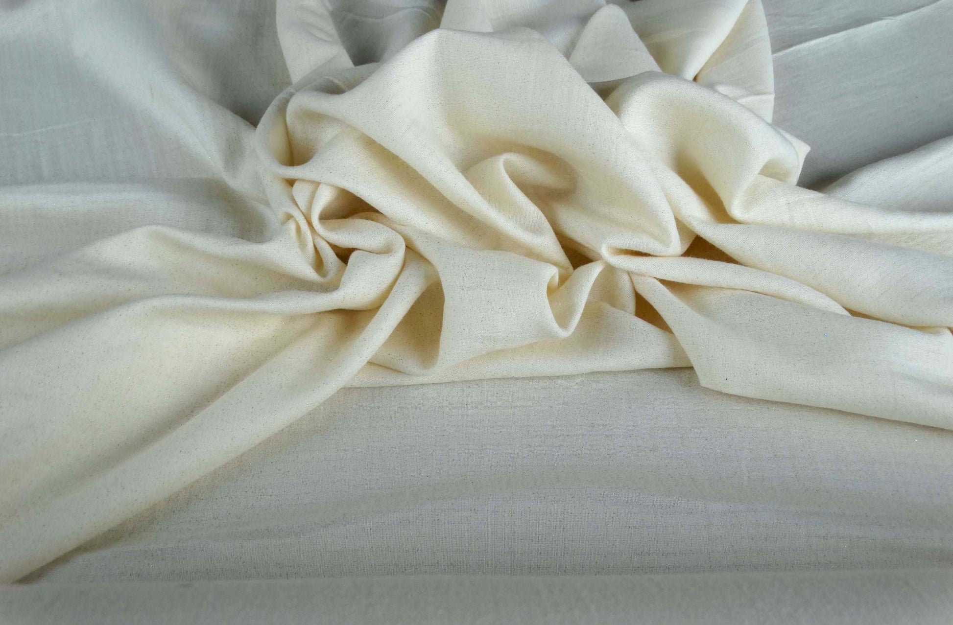 tissu lezarda 100% coton beige paillettes